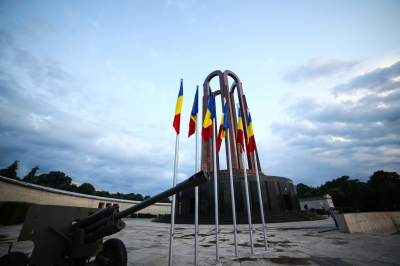 Memorialul Eroilor Neamului, Muzeul Aviației și Muzeul Marinei Române, deschise publicului în ”Noaptea Muzeelor”