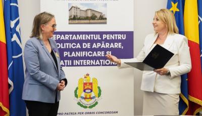 Ambasadorul Canadei n Romnia, distins cu Emblema de Onoare a Departamentului pentru Politica de Aprare, Planificare și Relații Internaționale