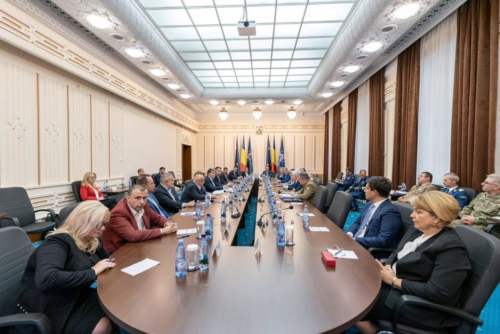 ntlnirea membrilor comisiilor reunite pentru aprare din Senat și din Camera Deputaților cu ministrul aprrii naționale