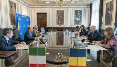 Întrevederea ministrului apărării naţionale cu ambasadorul Italiei la București