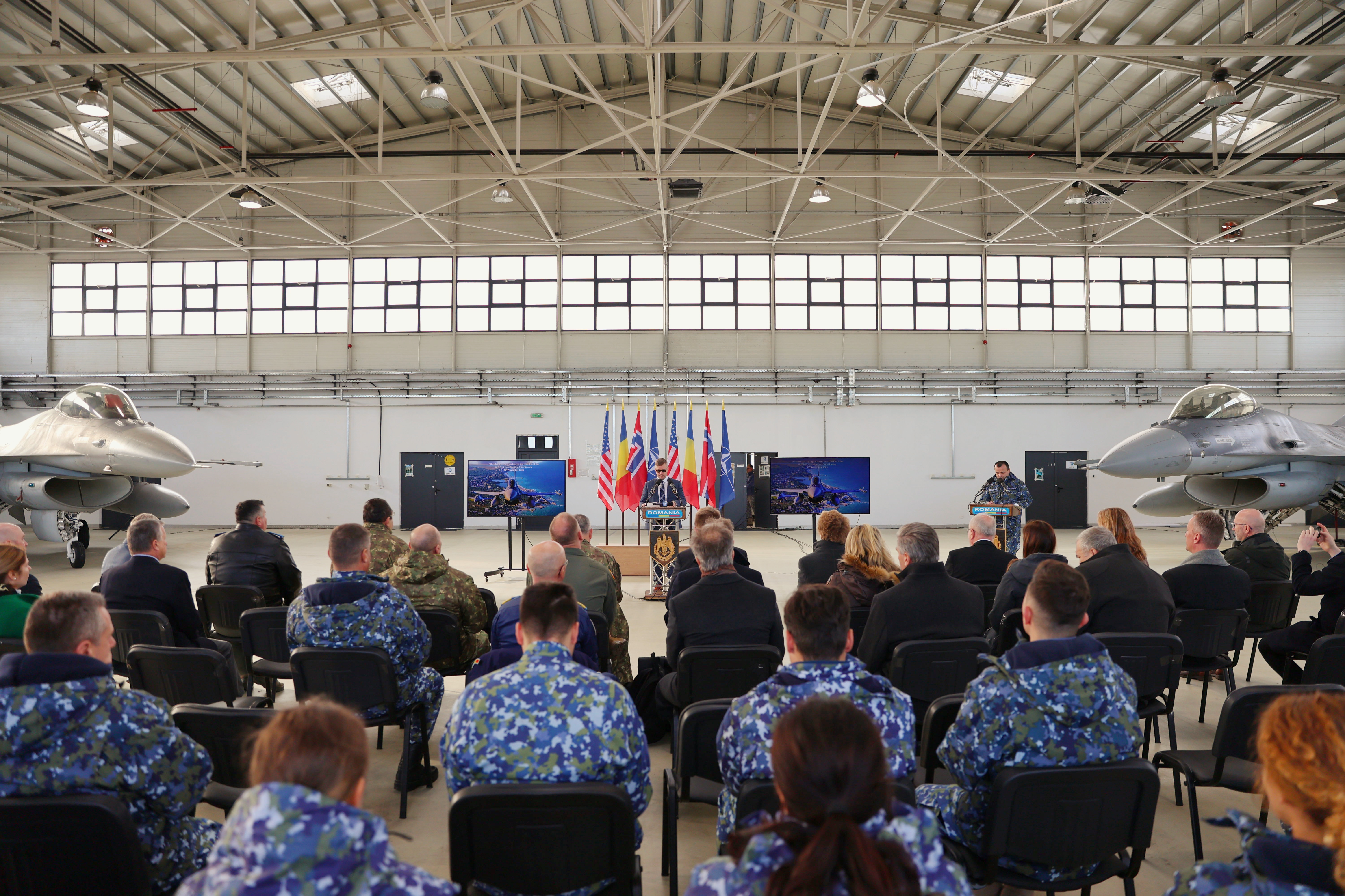 Ceremonie de recepie a primelor trei aeronave F-16 achiziționate din Norvegia