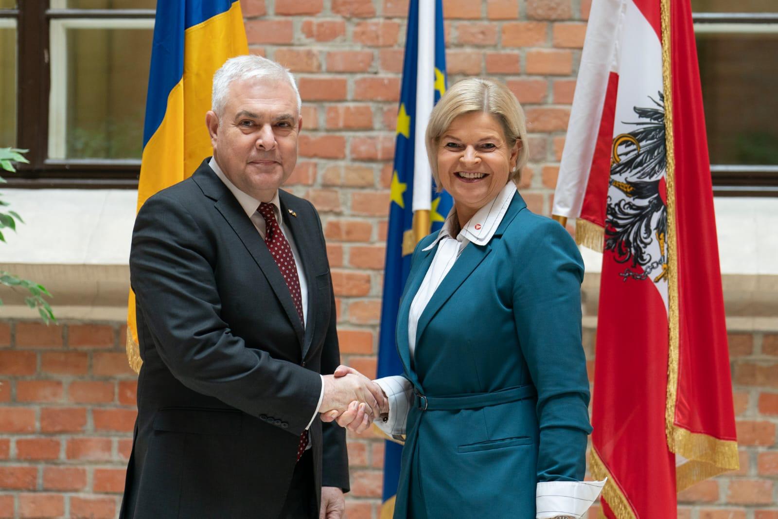 Vizita de lucru a ministrului apărării naționale în Republica Austria