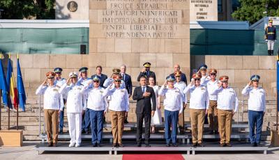 Ceremonii de acordare a primului grad de ofițer la Universitatea Natională de Apărare și Academia Tehnică Militară.